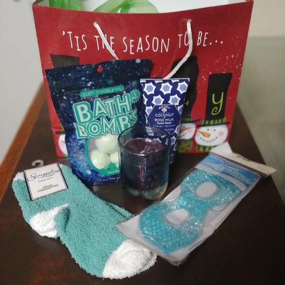 ✨NEW✨Relaxation Gift Bag - Picture 1 of 2